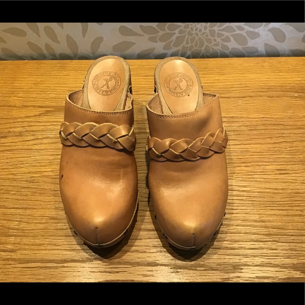 Penelope achievers tan braided clogs. Size 7